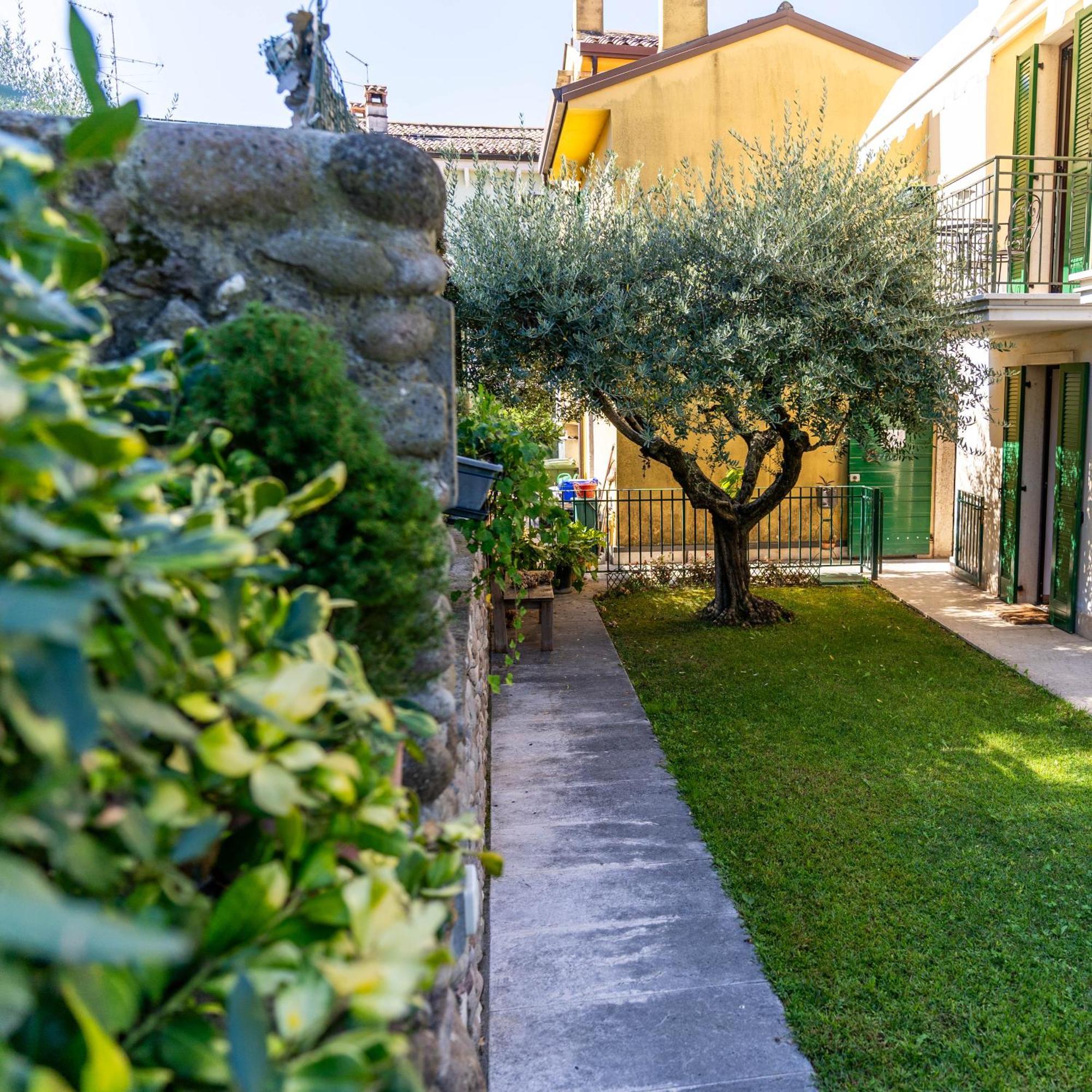 Bed and Breakfast A Casa Di Tom SantʼAmbrogio di Valpolicella Exterior foto