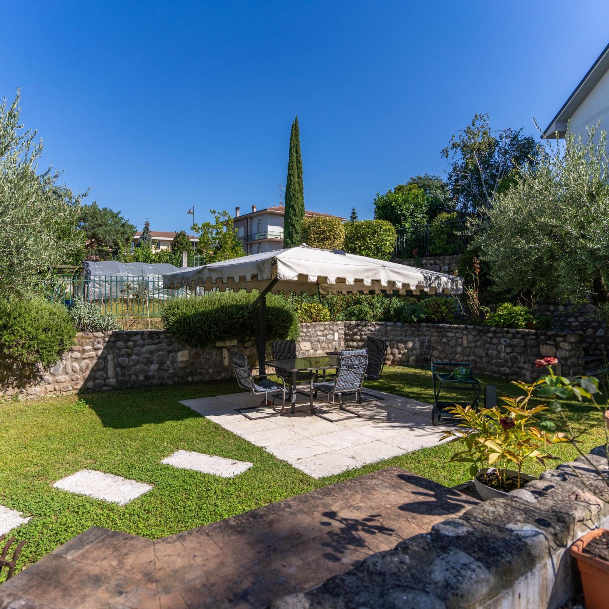 Bed and Breakfast A Casa Di Tom SantʼAmbrogio di Valpolicella Exterior foto
